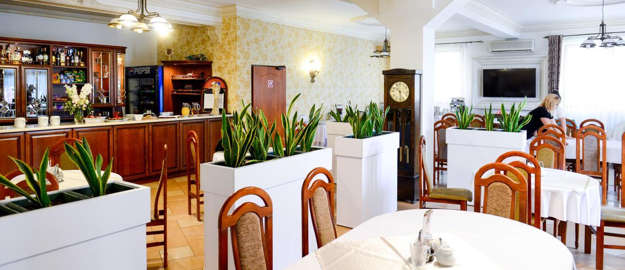 Dworek Emilli Wieliczka Exteriör bild